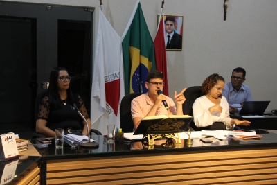 Em reunião extraordinária, representantes da comunidade dos Rodrigues solicitam aos vereadores que os ajudem a cobrar melhorias nas estradas e coleta de lixo.